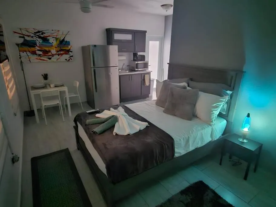 Urban Lodgings One @ Roosevelt 457 Сан-Хуан
