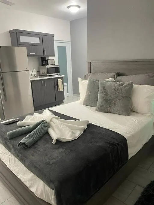 Urban Lodgings One @ Roosevelt 457 Сан-Хуан Апартаменты